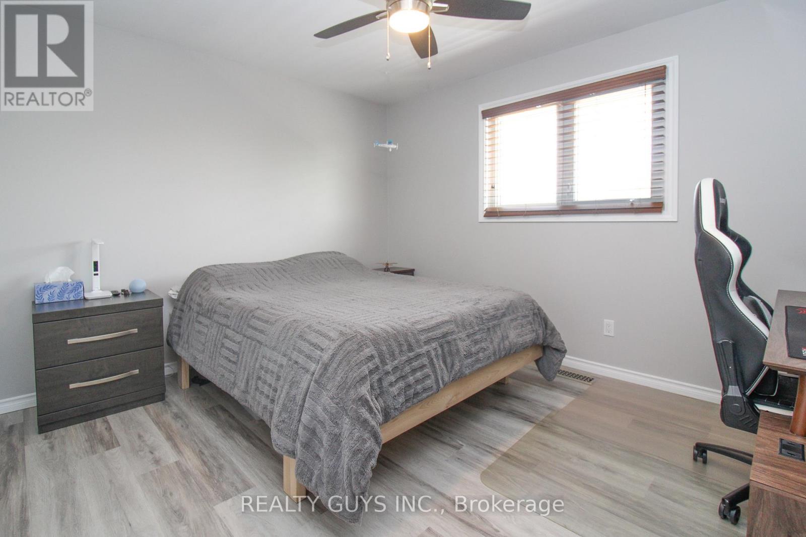 2515 Farmcrest Avenue, Peterborough East (South), Ontario  K9L 1R8 - Photo 40 - X12291175