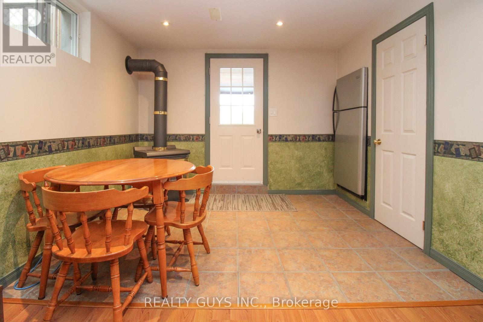 2515 Farmcrest Avenue, Peterborough East (South), Ontario  K9L 1R8 - Photo 45 - X12291175