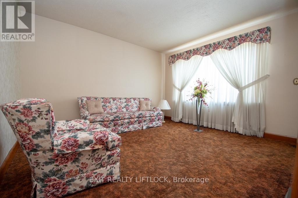 2537 Bensfort Road, Peterborough South (East), Ontario  K9J 1C8 - Photo 5 - X12291215