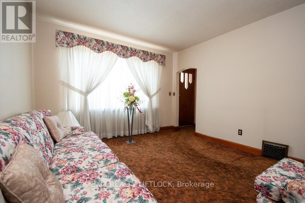 2537 Bensfort Road, Peterborough South (East), Ontario  K9J 1C8 - Photo 6 - X12291215