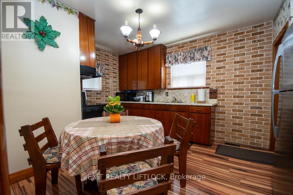 2537 Bensfort Road, Peterborough South (East), Ontario  K9J 1C8 - Photo 9 - X12291215