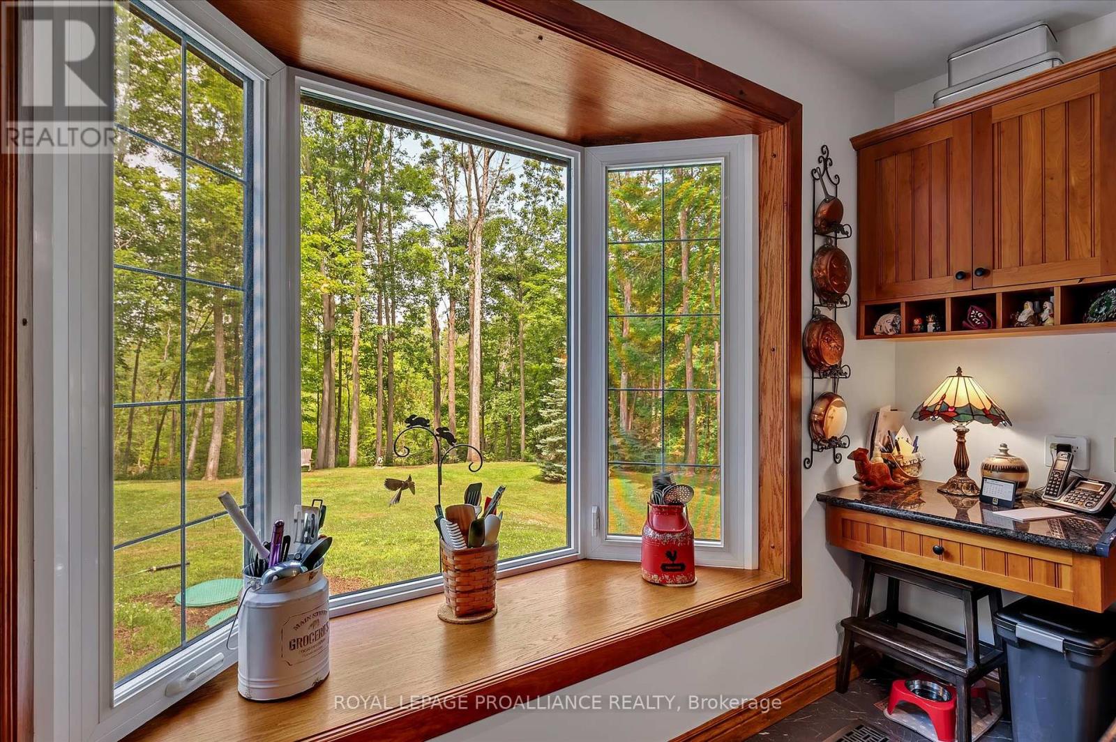 642 Dinsdale Street, Selwyn, Ontario  K0L 1H0 - Photo 15 - X12291216
