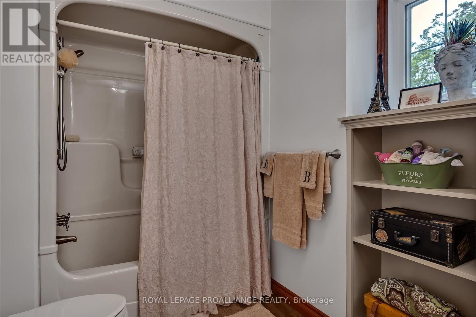 642 Dinsdale Street, Selwyn, Ontario  K0L 1H0 - Photo 25 - X12291216