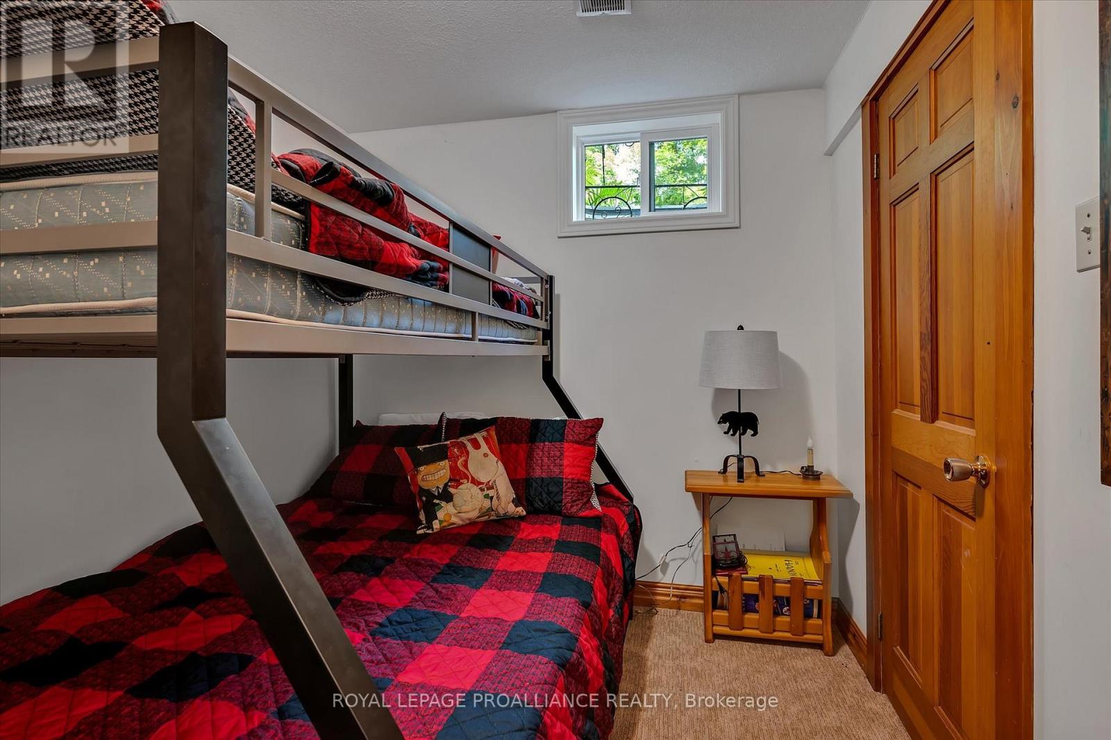 642 Dinsdale Street, Selwyn, Ontario  K0L 1H0 - Photo 33 - X12291216