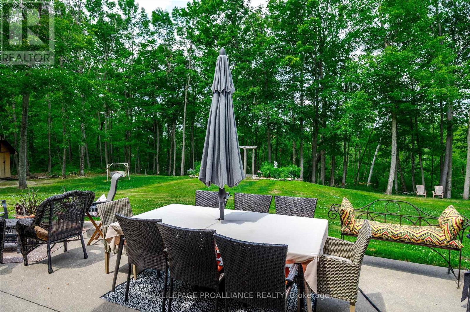 642 Dinsdale Street, Selwyn, Ontario  K0L 1H0 - Photo 38 - X12291216