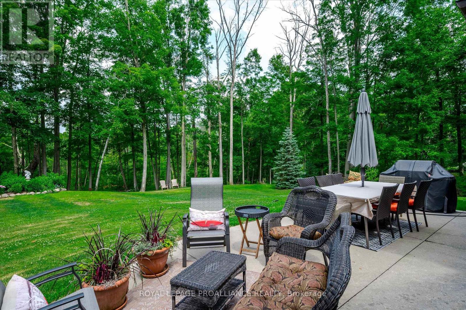 642 Dinsdale Street, Selwyn, Ontario  K0L 1H0 - Photo 39 - X12291216