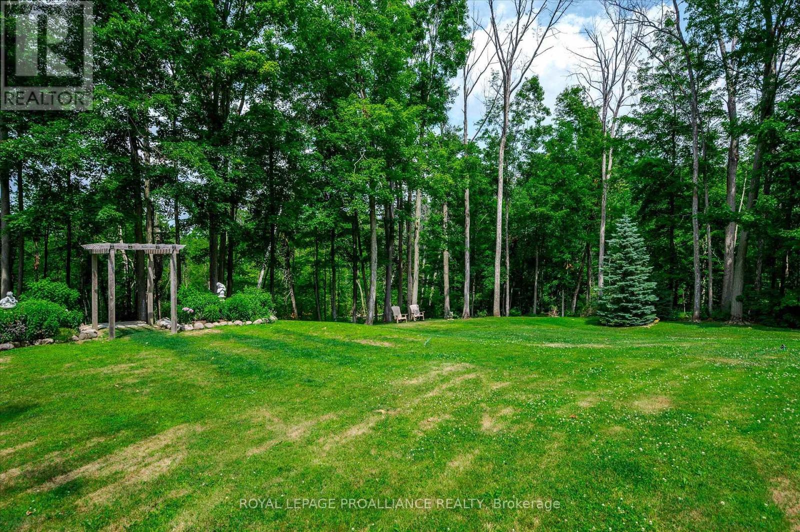 642 Dinsdale Street, Selwyn, Ontario  K0L 1H0 - Photo 41 - X12291216