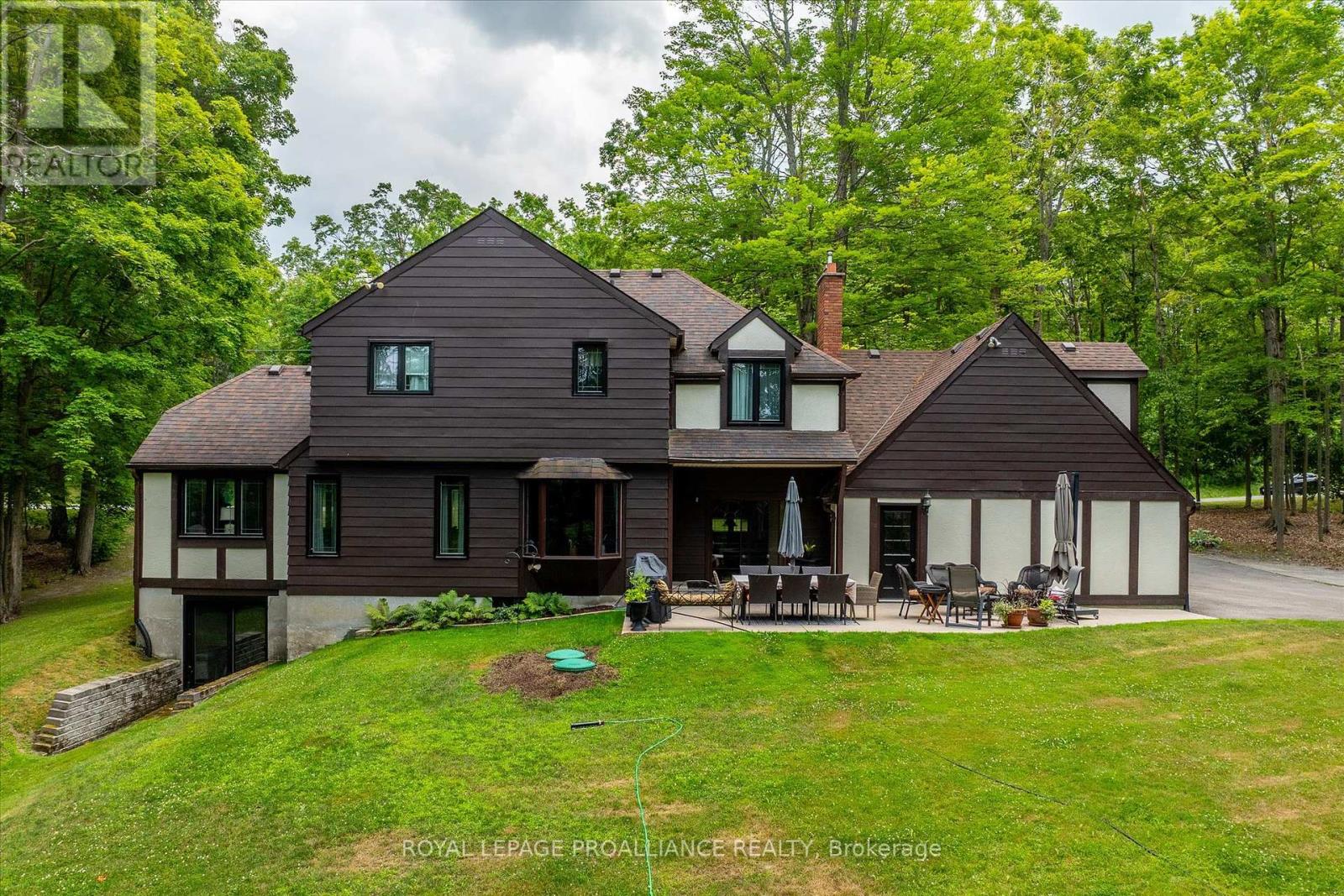 642 Dinsdale Street, Selwyn, Ontario  K0L 1H0 - Photo 48 - X12291216