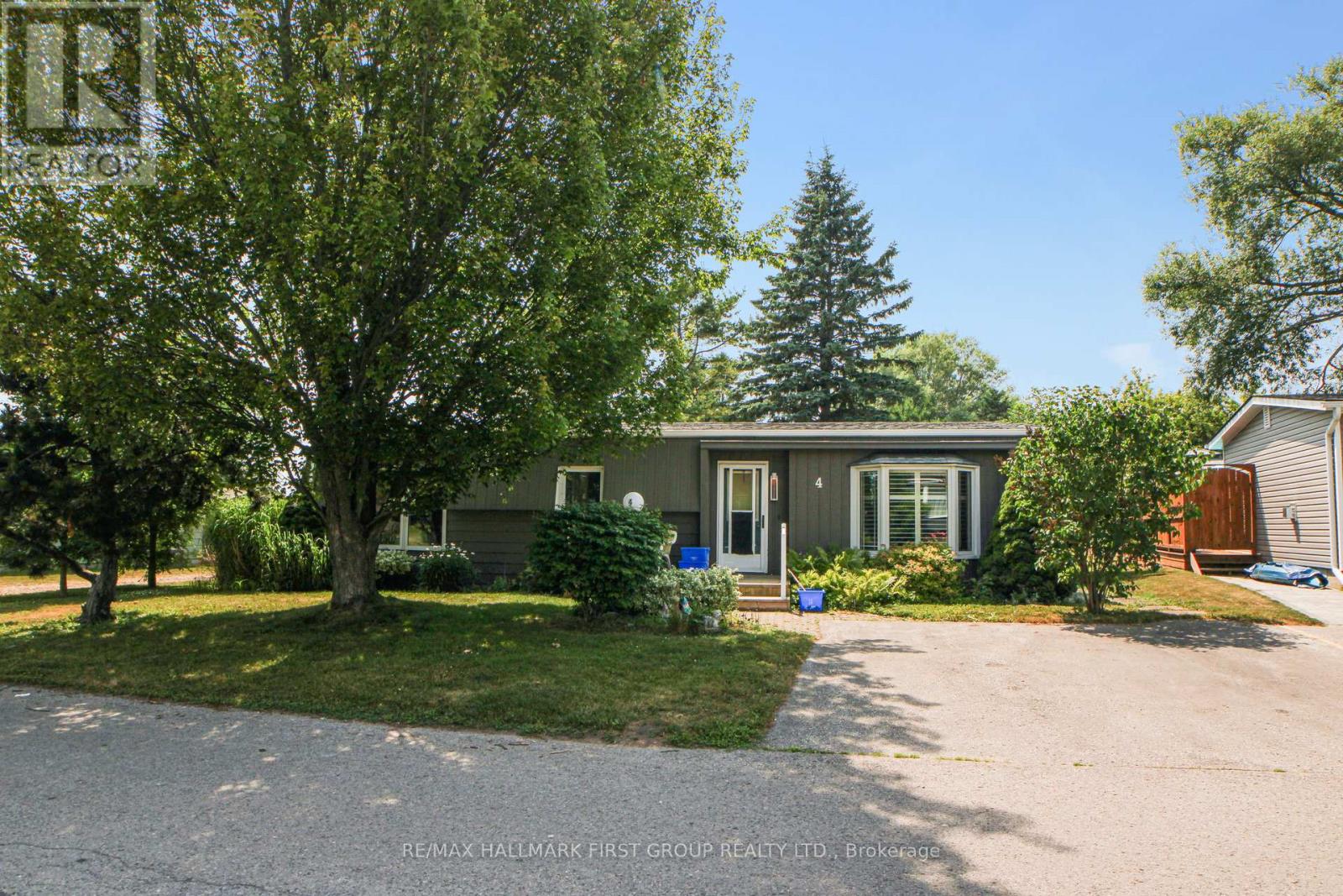 4 Kawartha Road, Clarington (Newcastle), Ontario  L1B 1B9 - Photo 3 - E12291161