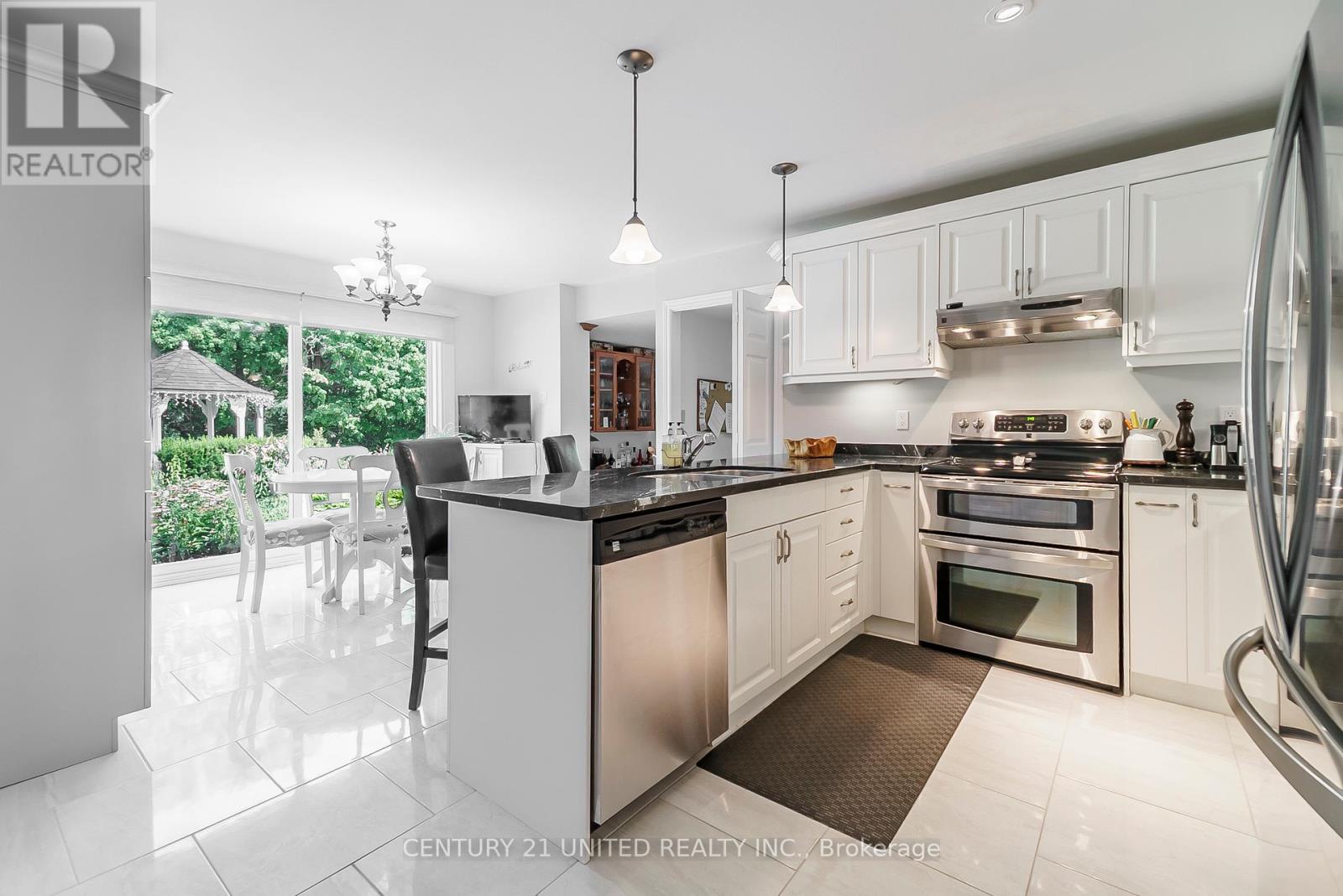 1656 Champlain Drive, Peterborough North (University Heights), Ontario  K9L 1N6 - Photo 11 - X12291400