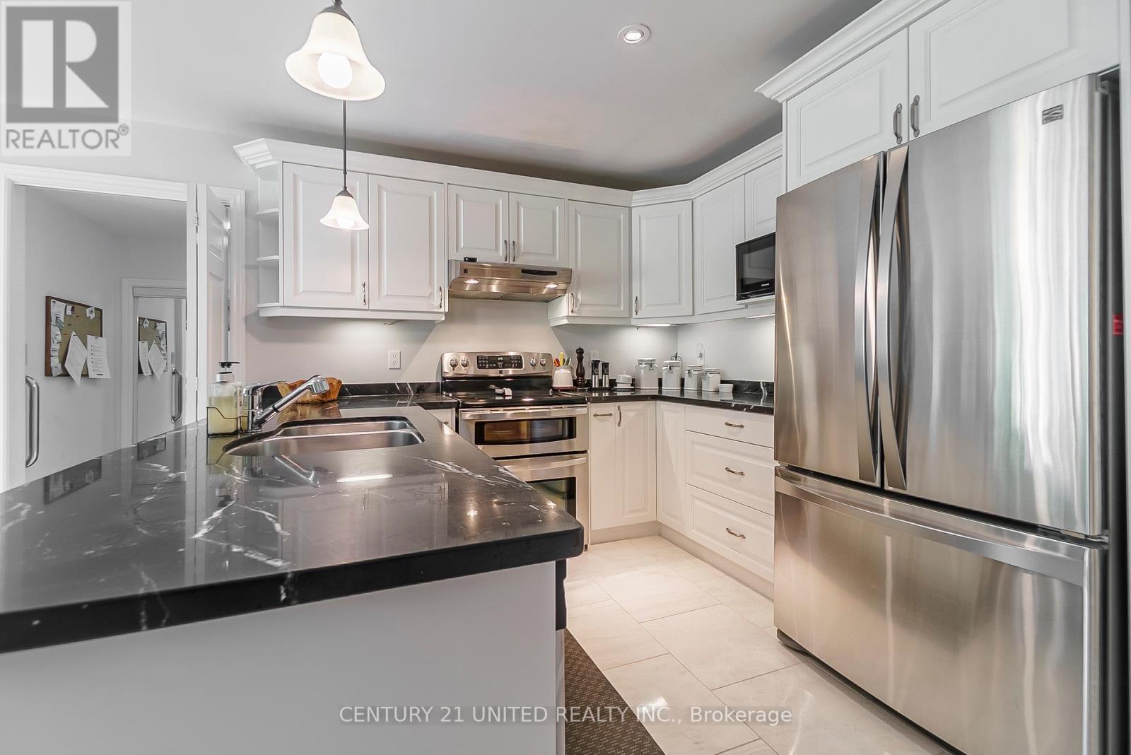 1656 Champlain Drive, Peterborough North (University Heights), Ontario  K9L 1N6 - Photo 12 - X12291400