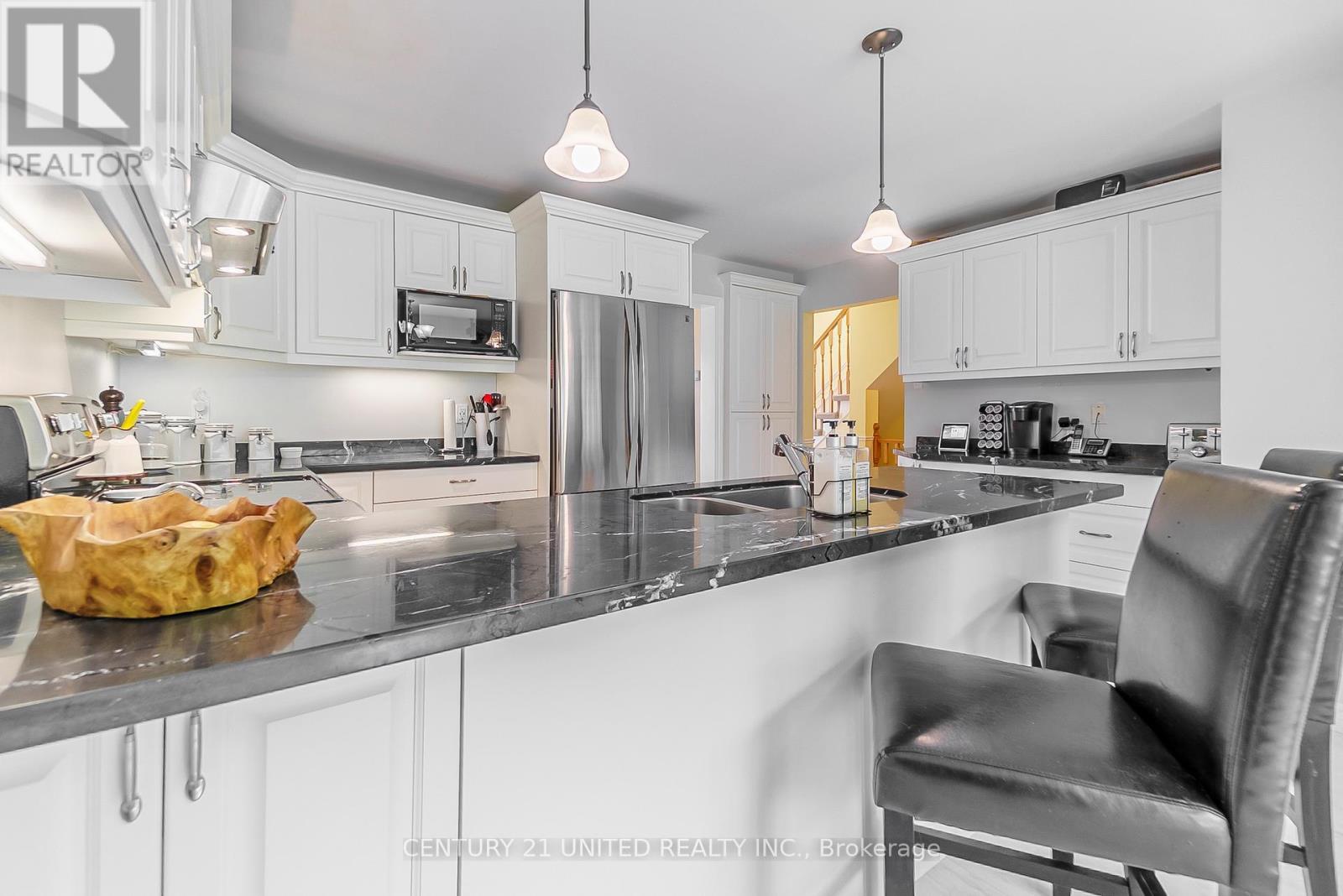 1656 Champlain Drive, Peterborough North (University Heights), Ontario  K9L 1N6 - Photo 15 - X12291400