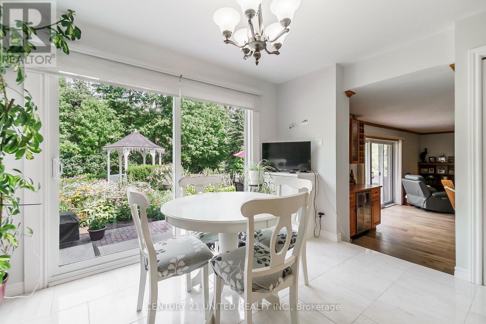 1656 Champlain Drive, Peterborough North (University Heights), Ontario  K9L 1N6 - Photo 16 - X12291400