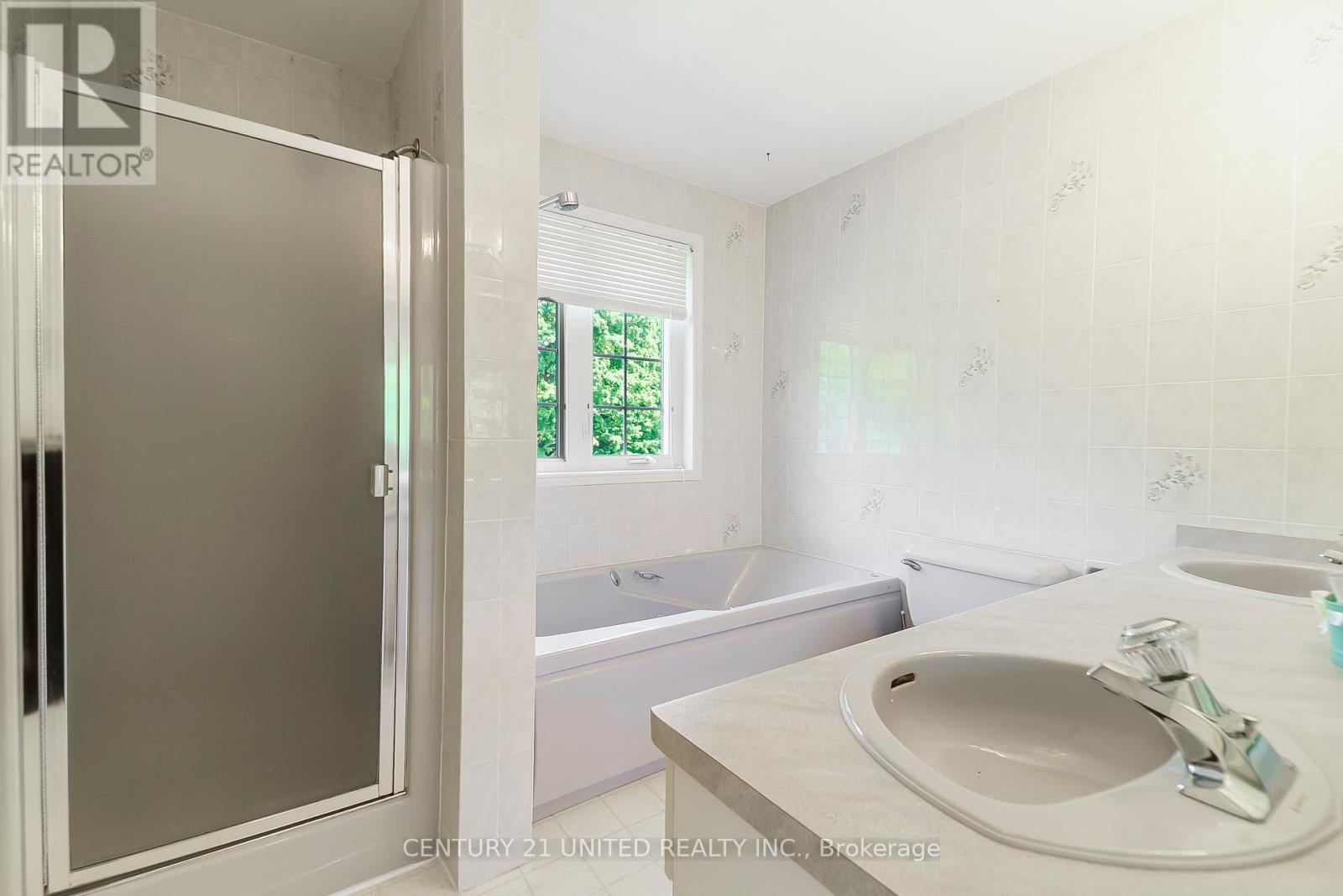 1656 Champlain Drive, Peterborough North (University Heights), Ontario  K9L 1N6 - Photo 35 - X12291400