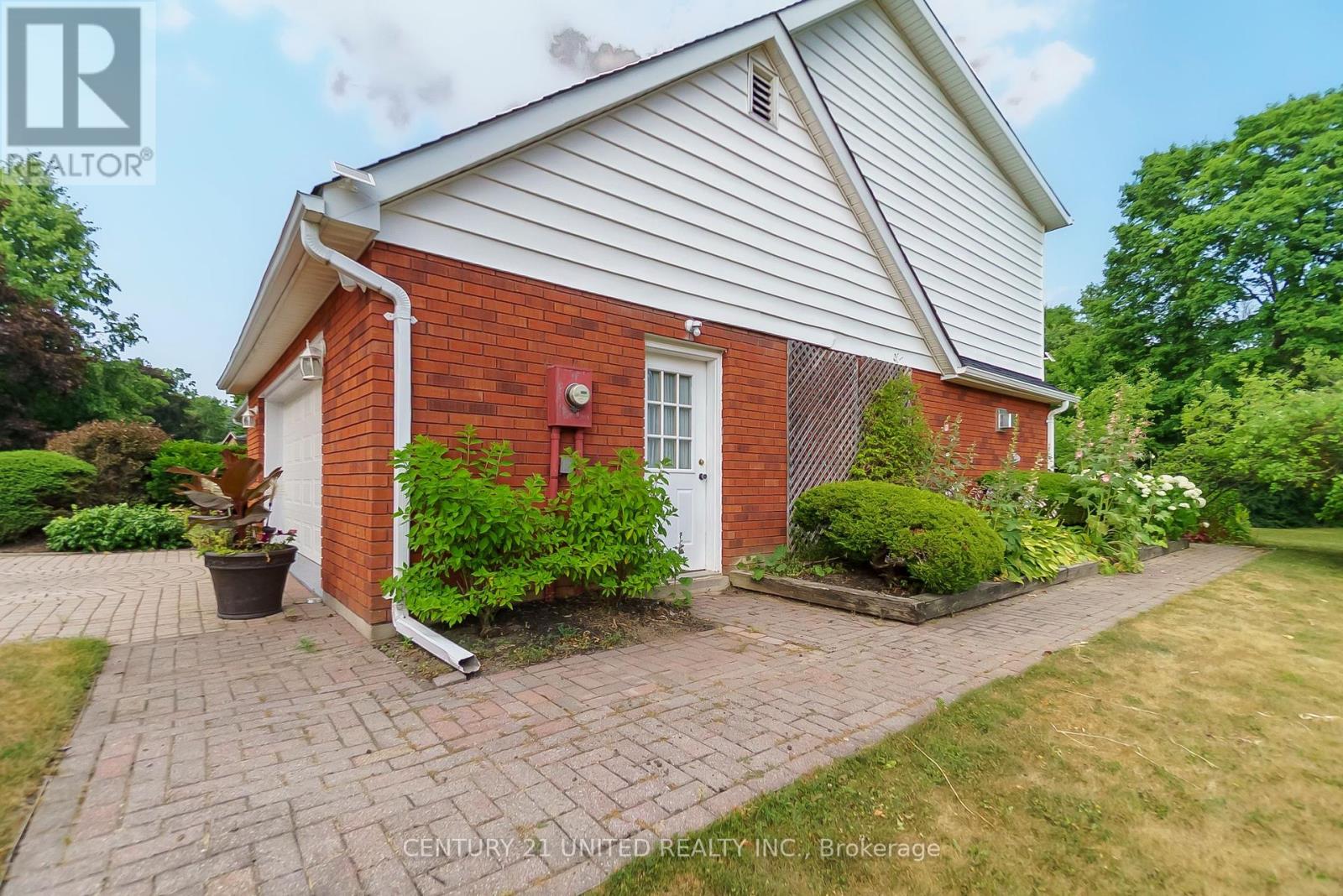 1656 Champlain Drive, Peterborough North (University Heights), Ontario  K9L 1N6 - Photo 42 - X12291400