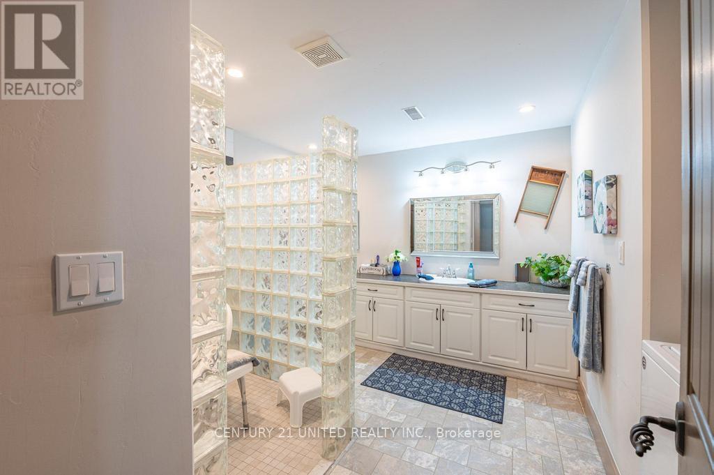 15 Trillium Court, Kawartha Lakes (Emily), Ontario  K0L 2W0 - Photo 40 - X12291431