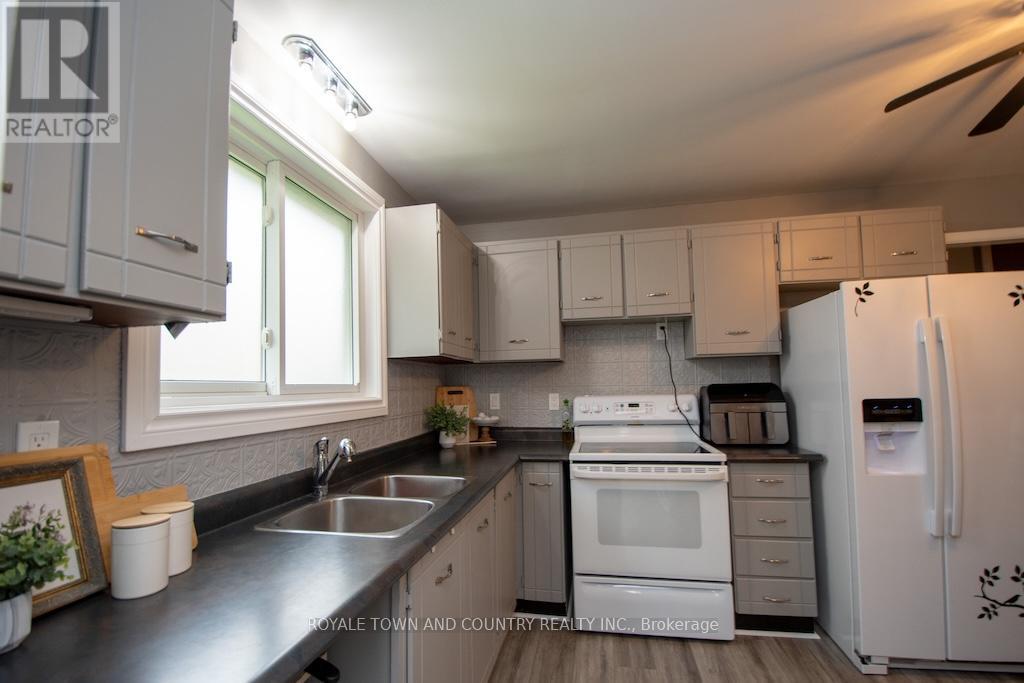 24 Mohawk Drive, Kawartha Lakes (Lindsay), Ontario  K9V 4R1 - Photo 13 - X12291478
