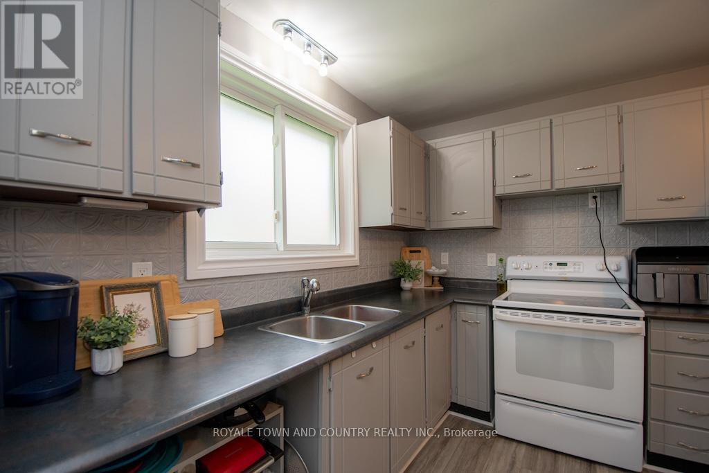 24 Mohawk Drive, Kawartha Lakes (Lindsay), Ontario  K9V 4R1 - Photo 14 - X12291478