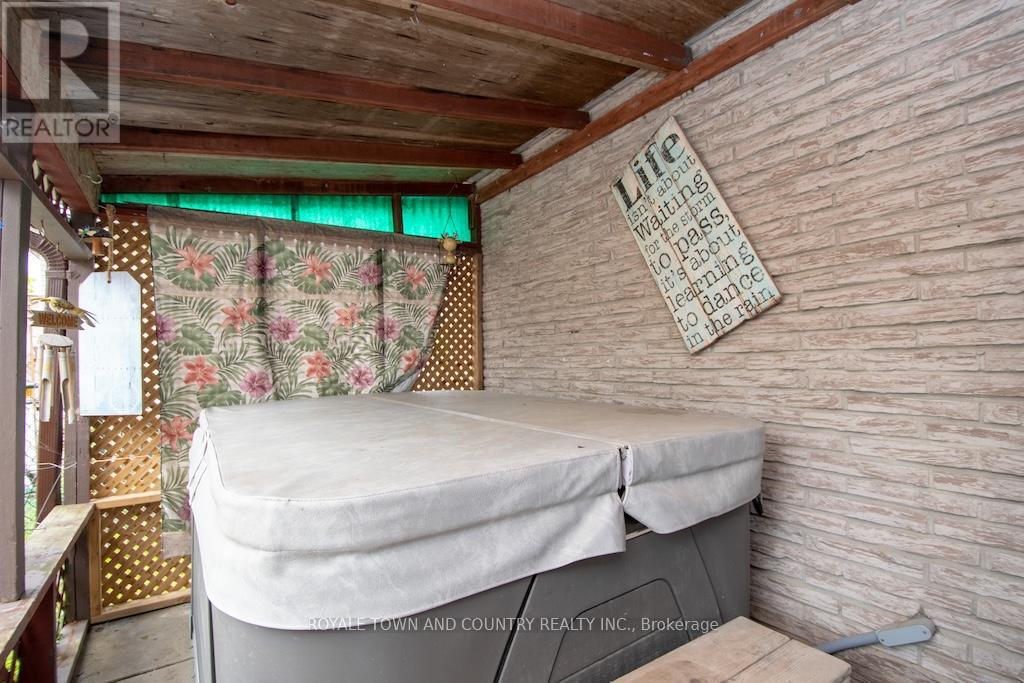 24 Mohawk Drive, Kawartha Lakes (Lindsay), Ontario  K9V 4R1 - Photo 31 - X12291478