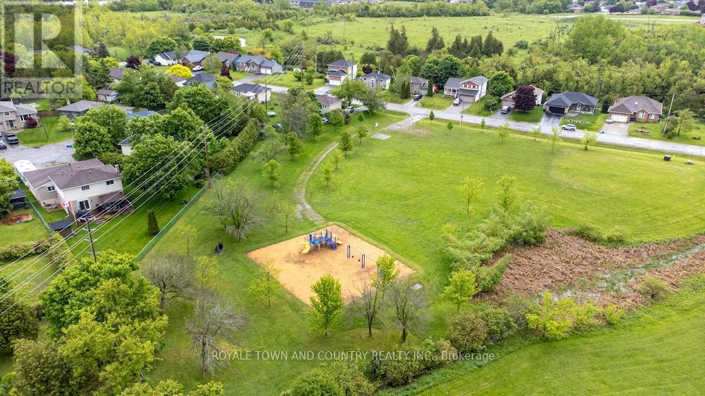 24 Mohawk Drive, Kawartha Lakes (Lindsay), Ontario  K9V 4R1 - Photo 36 - X12291478