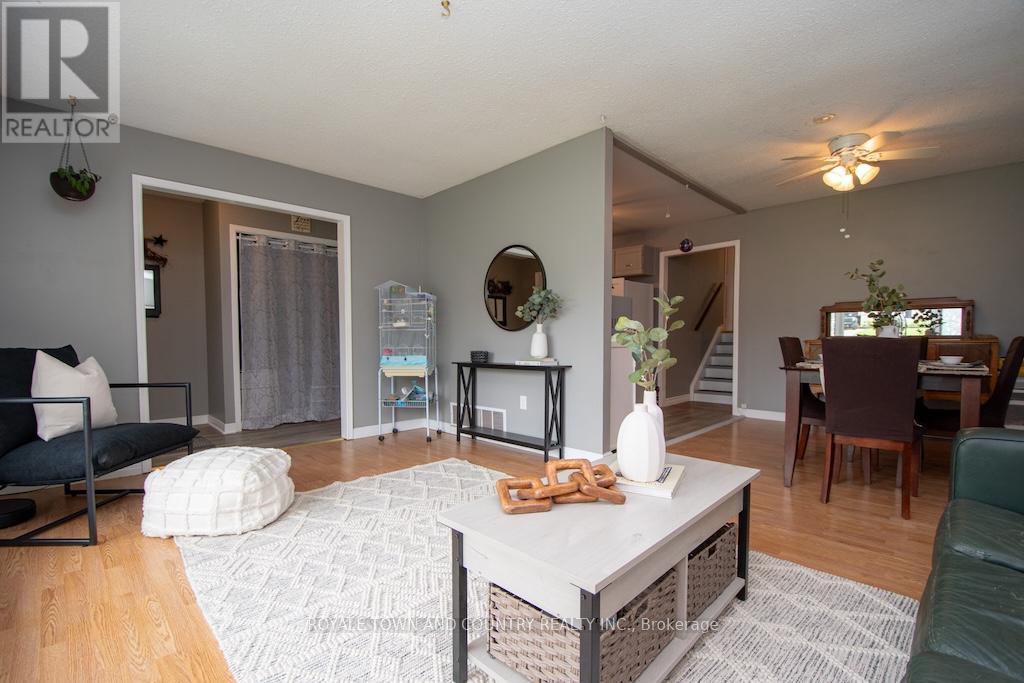 24 Mohawk Drive, Kawartha Lakes (Lindsay), Ontario  K9V 4R1 - Photo 8 - X12291478
