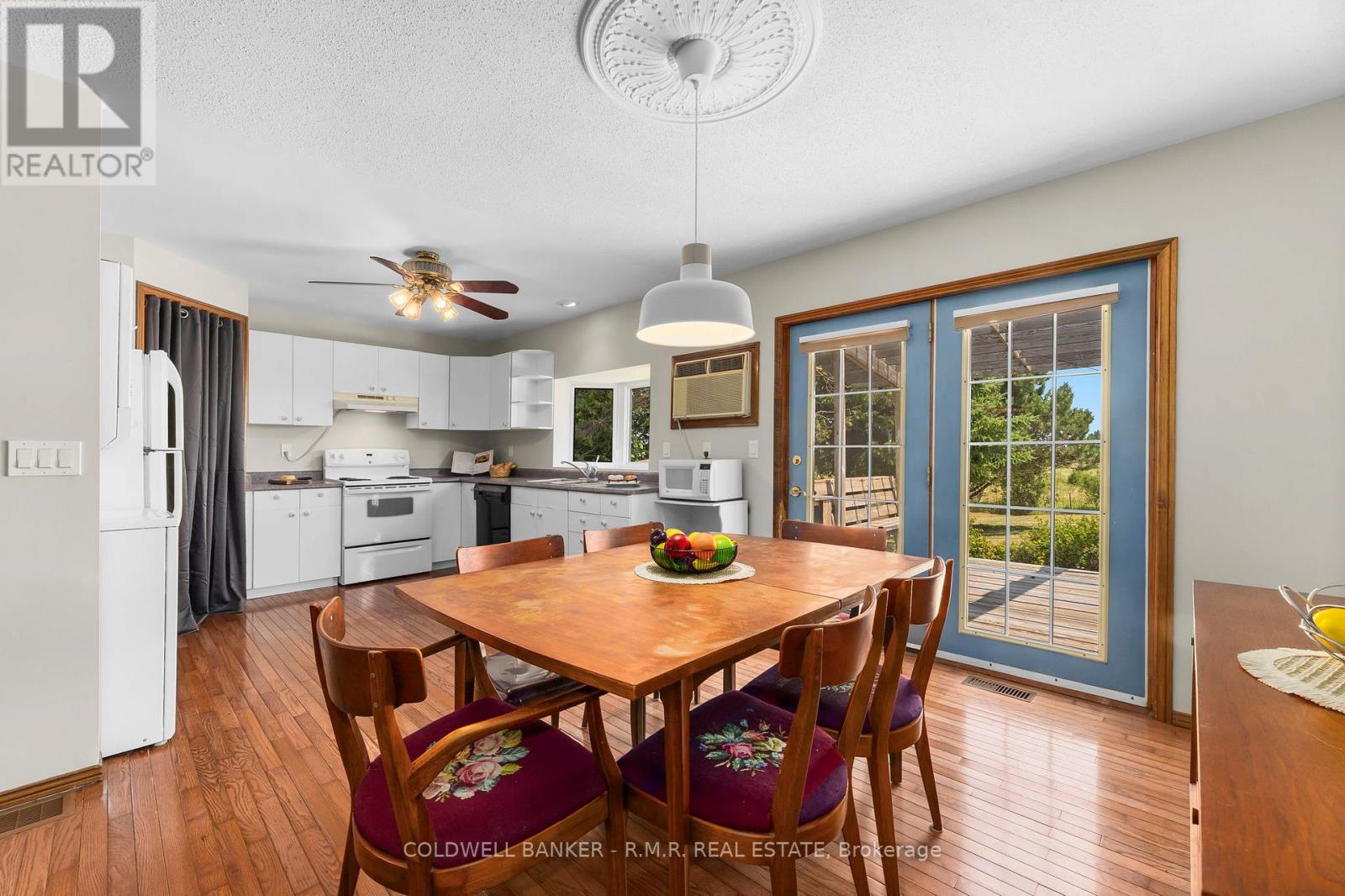 550 Angeline Street N, Kawartha Lakes (Ops), Ontario  K9V 4R1 - Photo 16 - X12291596