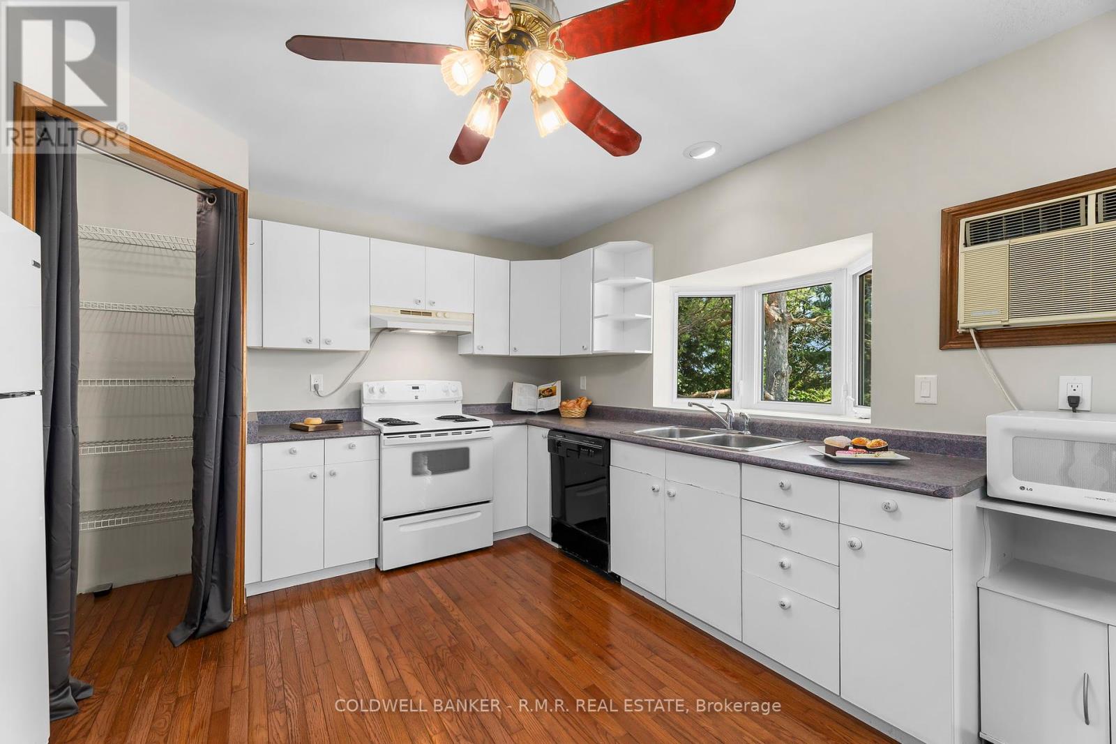 550 Angeline Street N, Kawartha Lakes (Ops), Ontario  K9V 4R1 - Photo 18 - X12291596