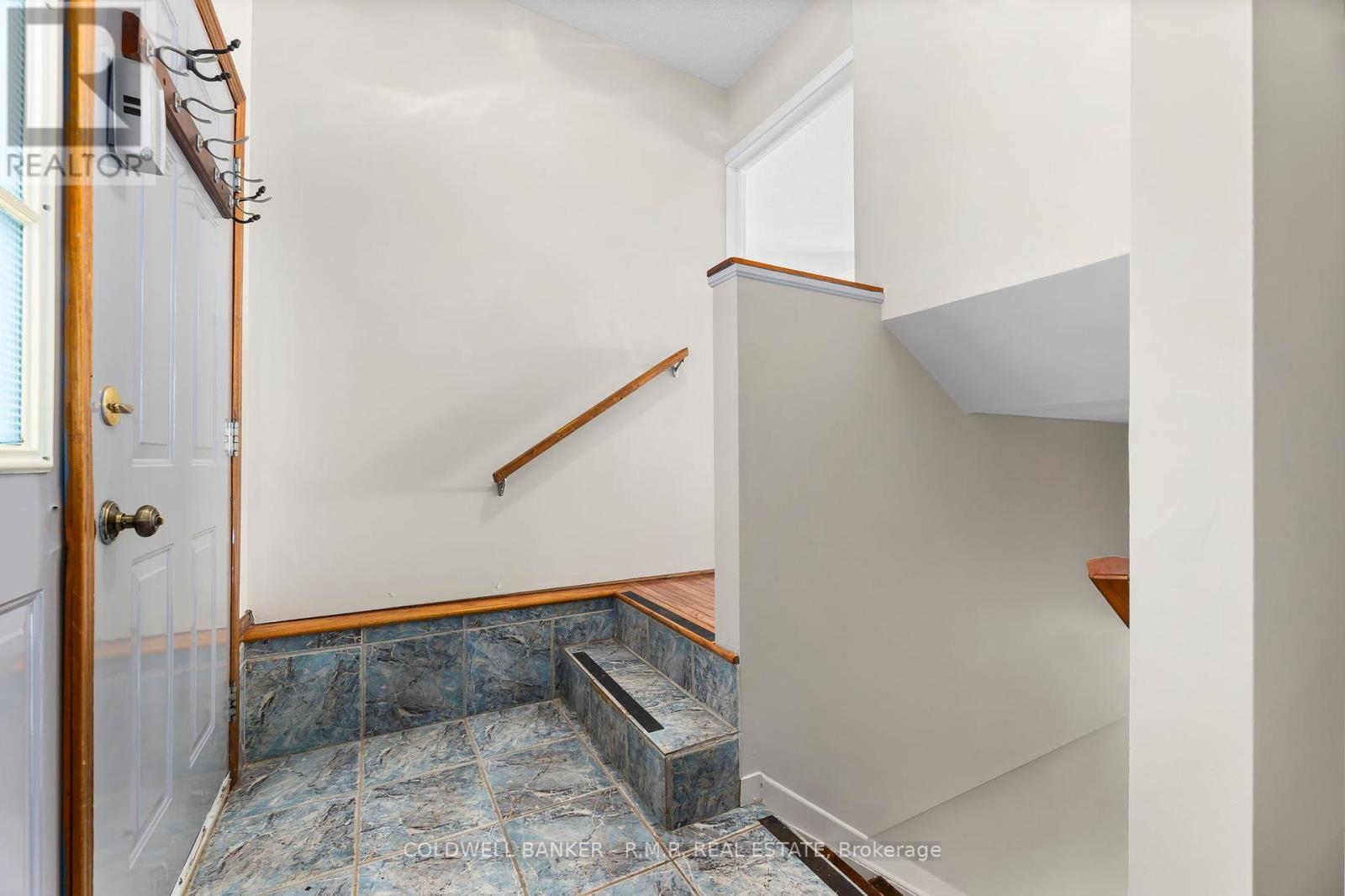550 Angeline Street N, Kawartha Lakes (Ops), Ontario  K9V 4R1 - Photo 8 - X12291596