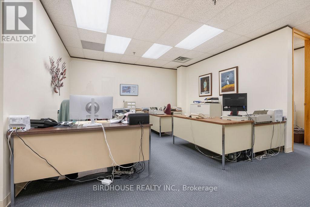 205 - 189 Kent Street W, Kawartha Lakes (Lindsay), Ontario  K9V 5G6 - Photo 7 - X12292172