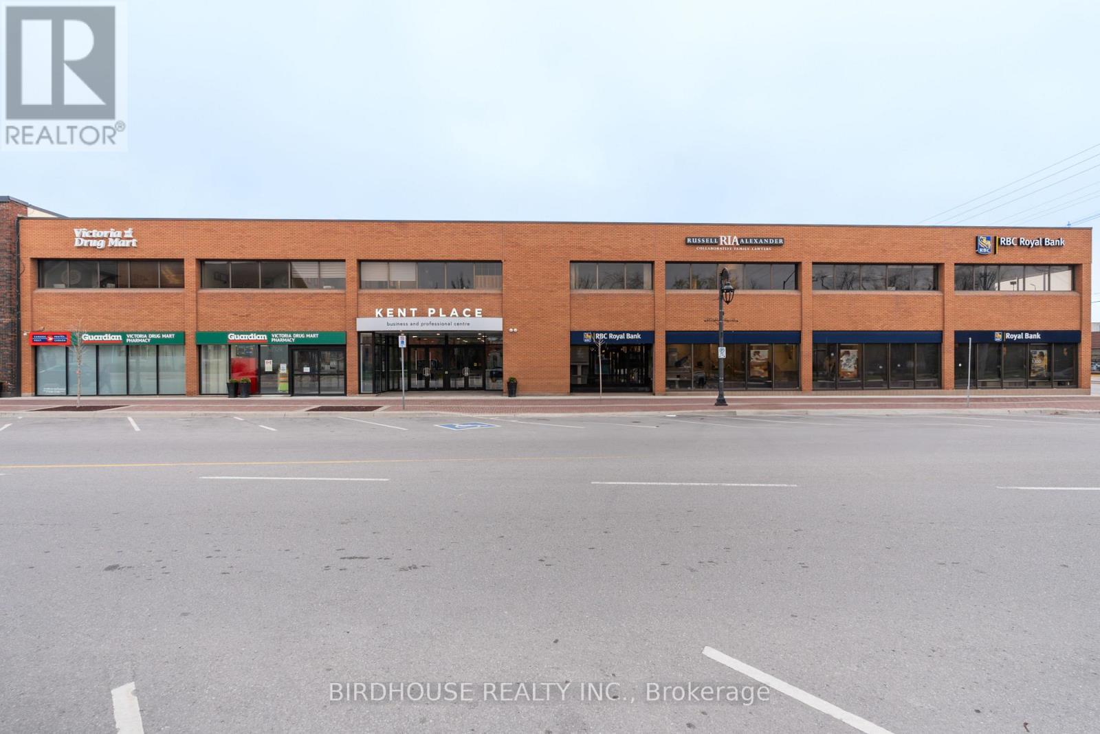 106 - 189 Kent Street W, Kawartha Lakes (Lindsay), Ontario  K9V 5G6 - Photo 2 - X12292173