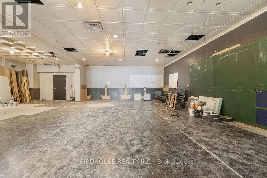 106 - 189 Kent Street W, Kawartha Lakes (Lindsay), Ontario  K9V 5G6 - Photo 4 - X12292173