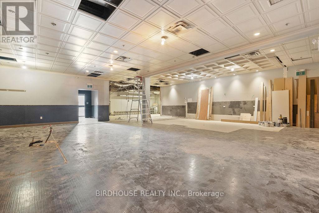 106 - 189 Kent Street W, Kawartha Lakes (Lindsay), Ontario  K9V 5G6 - Photo 5 - X12292173