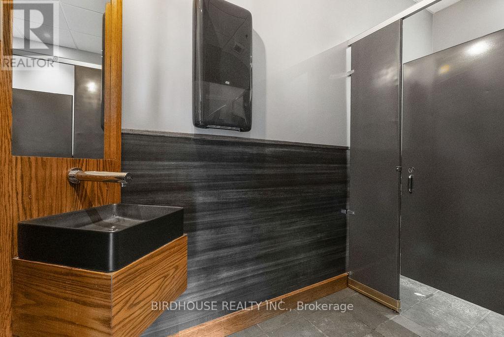 106 - 189 Kent Street W, Kawartha Lakes (Lindsay), Ontario  K9V 5G6 - Photo 6 - X12292173