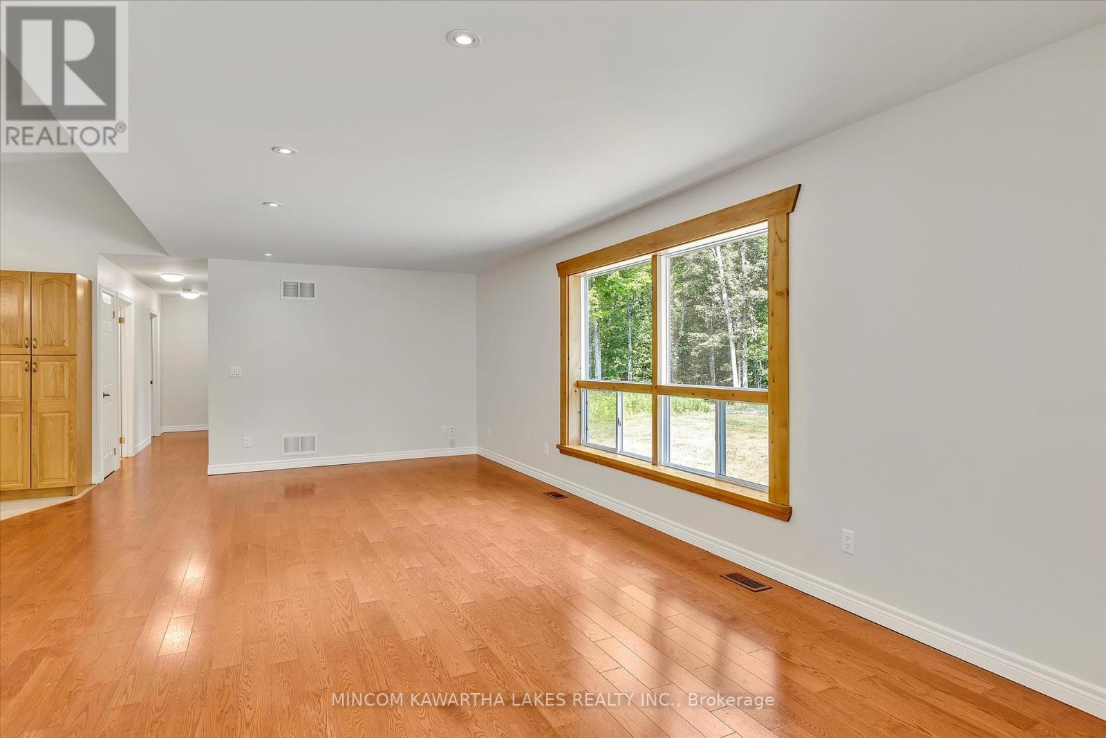 947 Lakehurst Road, Trent Lakes, Ontario  K0L 1J0 - Photo 10 - X12292643