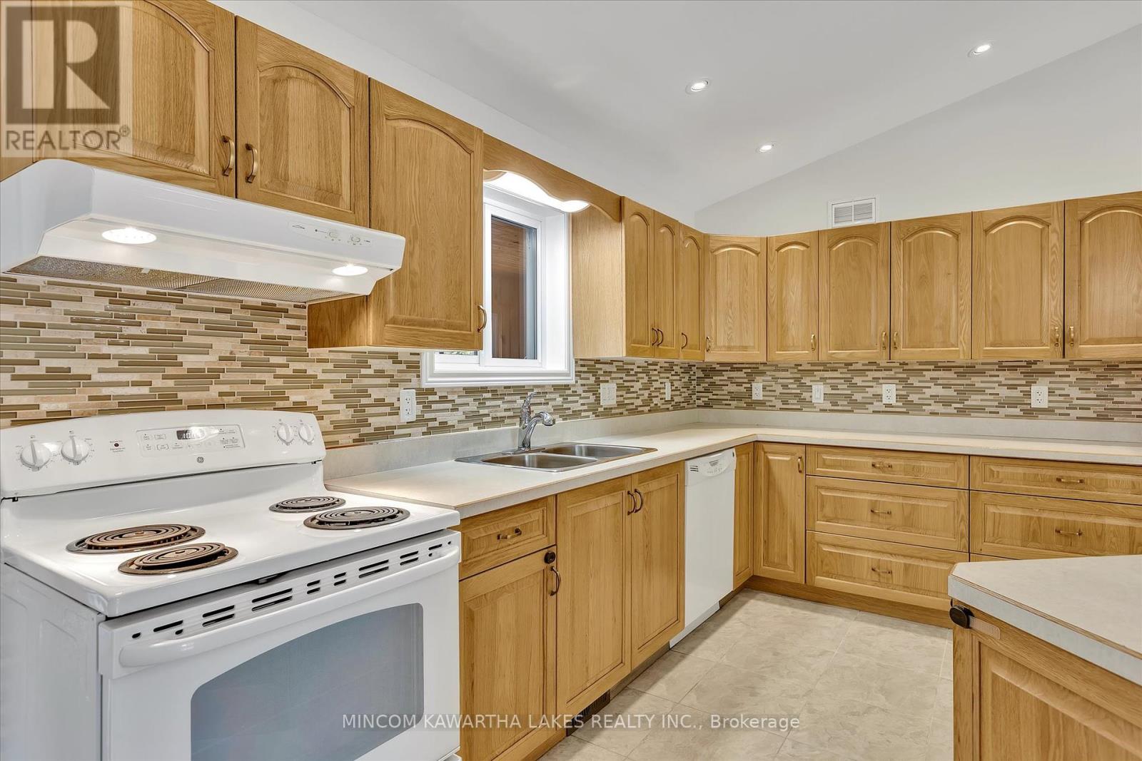 947 Lakehurst Road, Trent Lakes, Ontario  K0L 1J0 - Photo 13 - X12292643