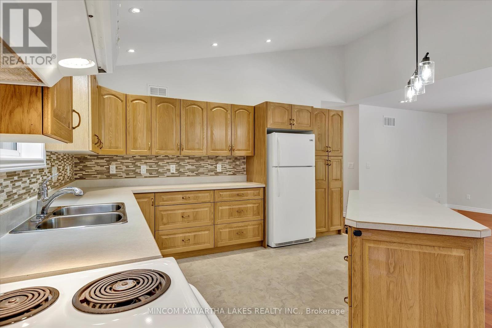 947 Lakehurst Road, Trent Lakes, Ontario  K0L 1J0 - Photo 14 - X12292643