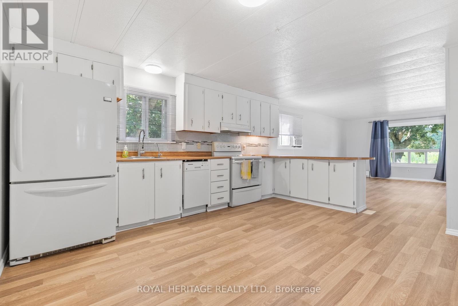 21 Macal Drive, Kawartha Lakes (Fenelon), Ontario  K9V 4R3 - Photo 4 - X12292994