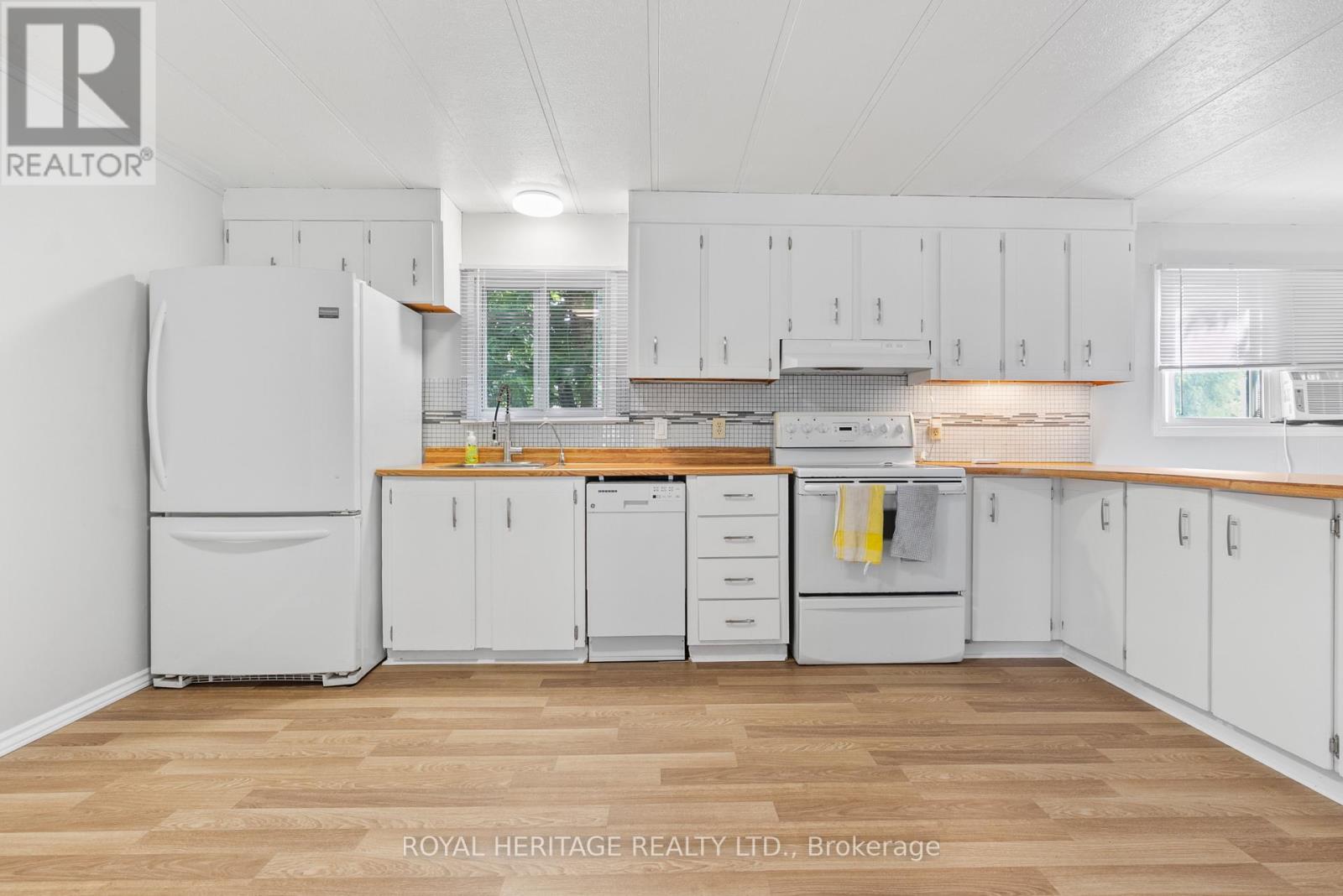 21 Macal Drive, Kawartha Lakes (Fenelon), Ontario  K9V 4R3 - Photo 6 - X12292994