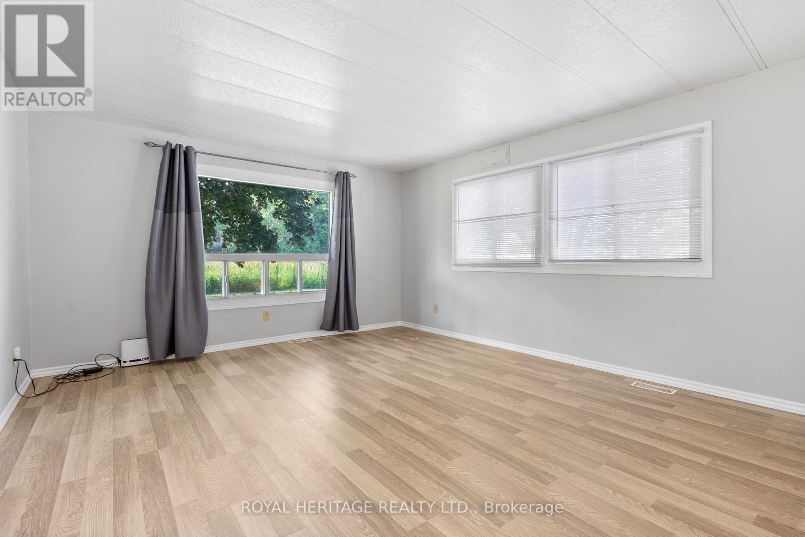 21 Macal Drive, Kawartha Lakes (Fenelon), Ontario  K9V 4R3 - Photo 8 - X12292994