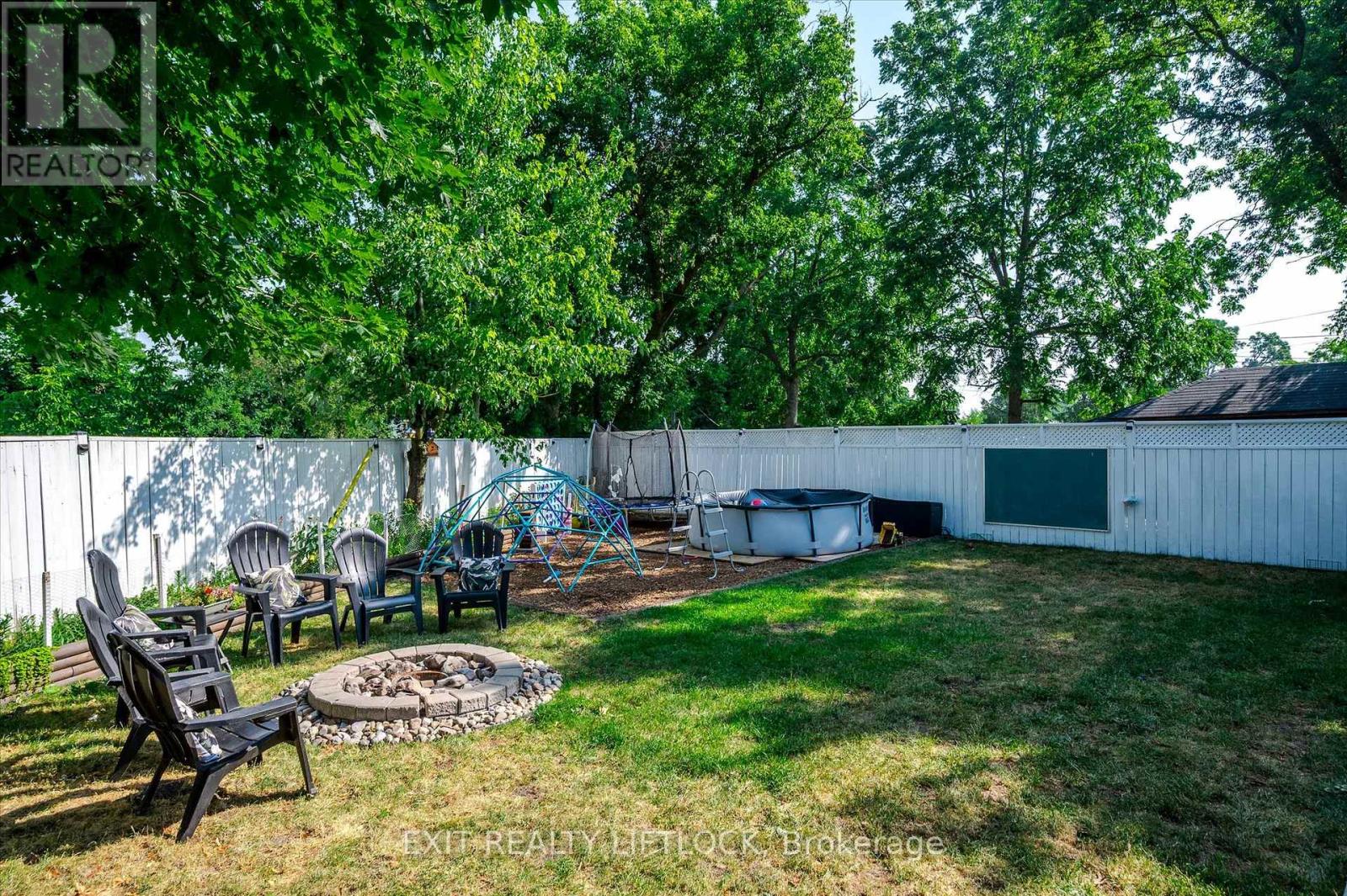 572 Romaine Street, Peterborough Central (South), Ontario  K9J 2E3 - Photo 21 - X12293165