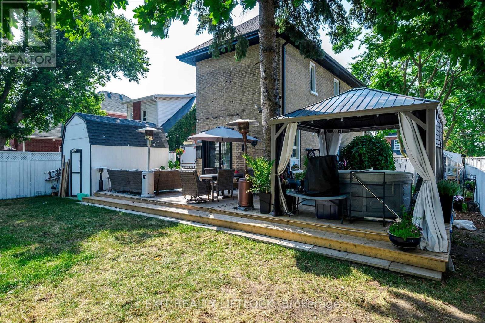 572 Romaine Street, Peterborough Central (South), Ontario  K9J 2E3 - Photo 26 - X12293165