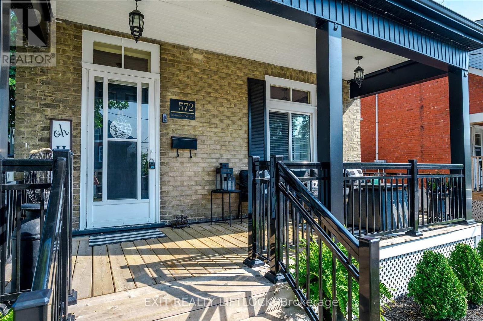 572 Romaine Street, Peterborough Central (South), Ontario  K9J 2E3 - Photo 3 - X12293165