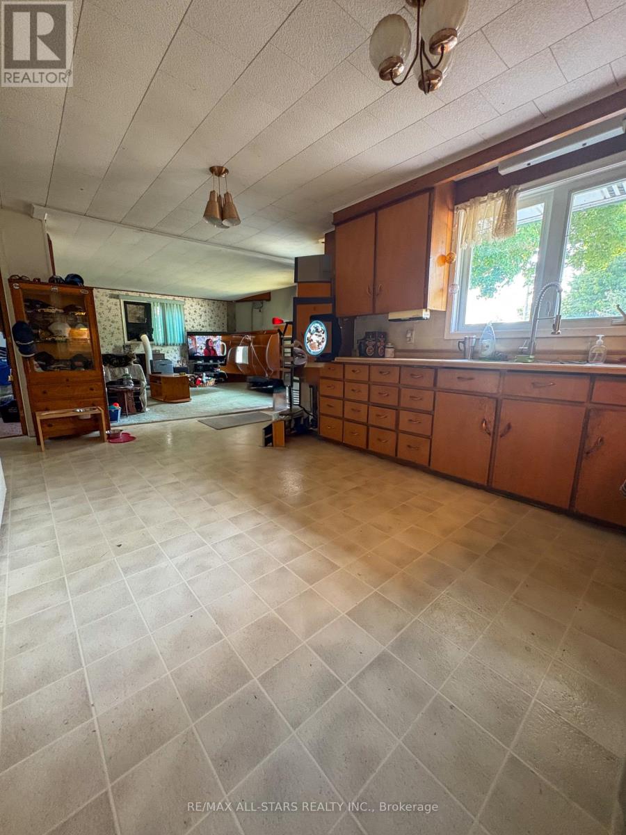 309 Kenrei Road, Kawartha Lakes (Lindsay), Ontario  K9V 4R1 - Photo 8 - X12293167
