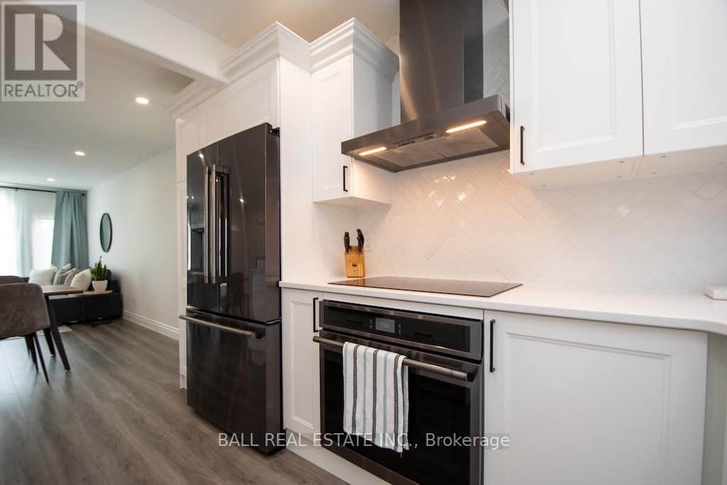 2546 Marsdale Drive, Peterborough East (South), Ontario  K9L 1R4 - Photo 13 - X12293189