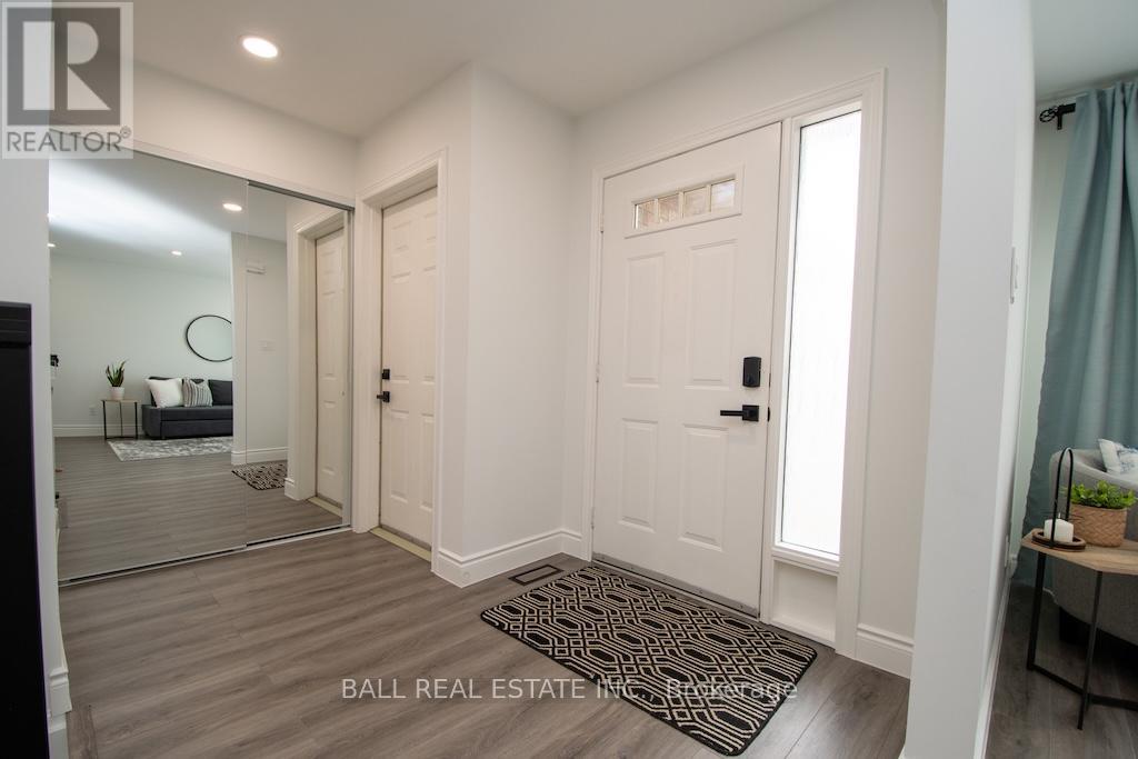 2546 Marsdale Drive, Peterborough East (South), Ontario  K9L 1R4 - Photo 2 - X12293189
