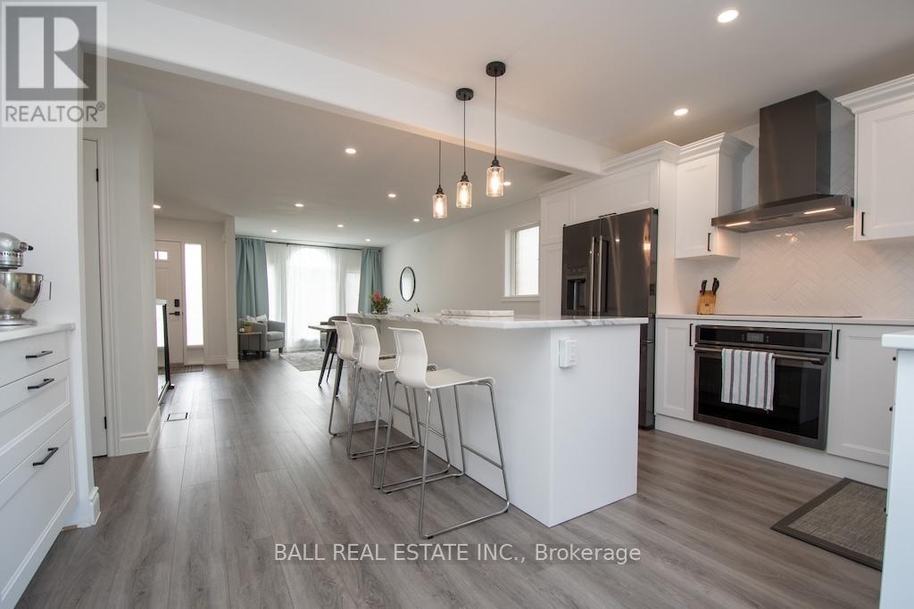 2546 Marsdale Drive, Peterborough East (South), Ontario  K9L 1R4 - Photo 8 - X12293189