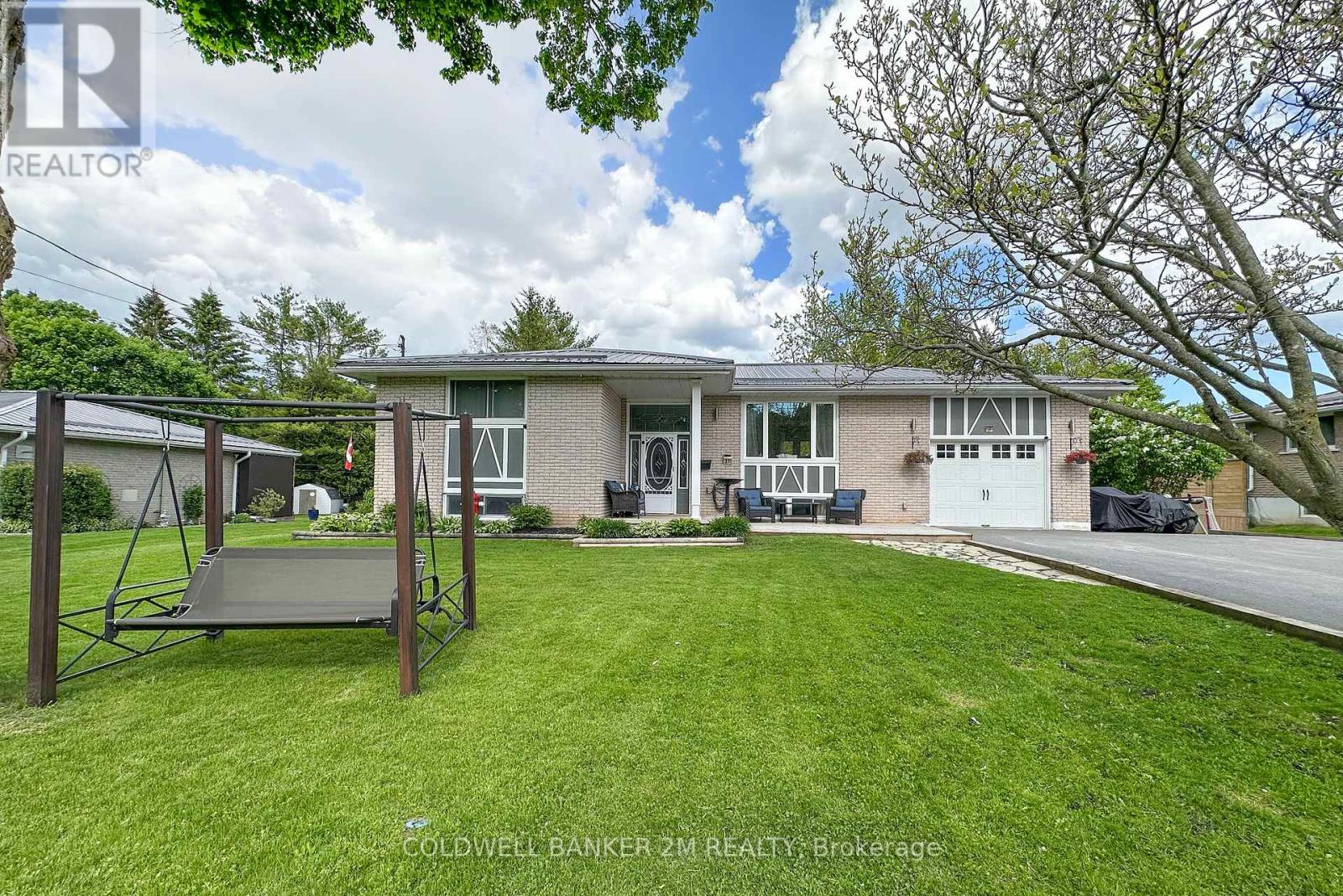 27 Anne Street, Cavan Monaghan (Millbrook Village), Ontario  L0A 1G0 - Photo 2 - X12293403