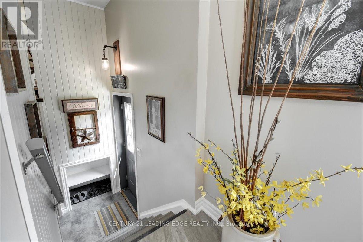 281 Crawford Road, Bancroft (Dungannon Ward), Ontario  K0L 2L0 - Photo 6 - X12293197