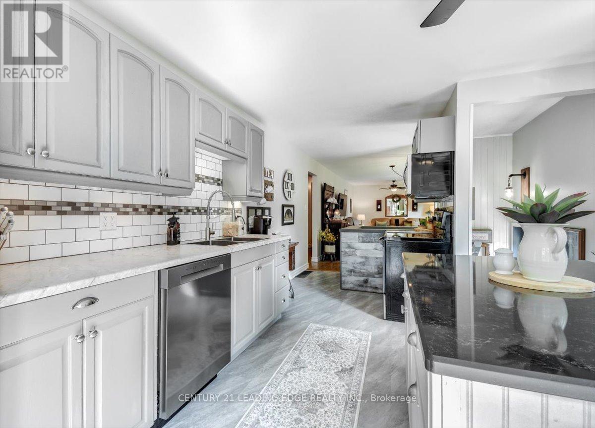 281 Crawford Road, Bancroft (Dungannon Ward), Ontario  K0L 2L0 - Photo 7 - X12293197