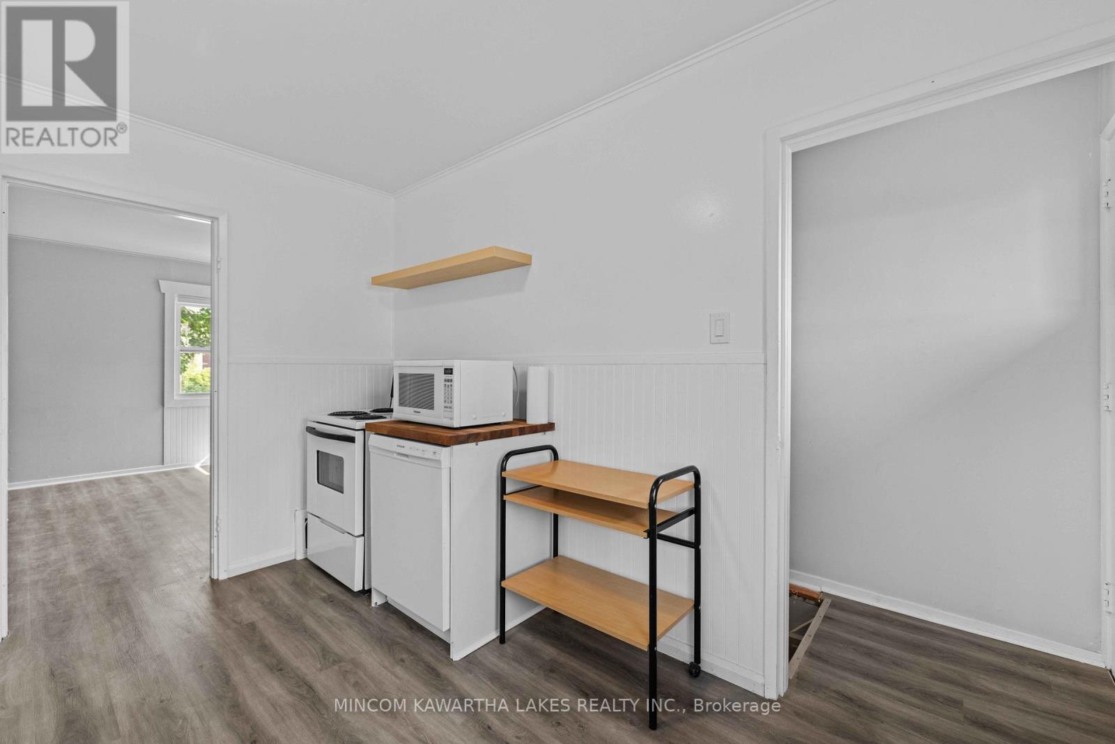 632 Gillespie Avenue, Peterborough South (West), Ontario  K9J 4B6 - Photo 14 - X12293511